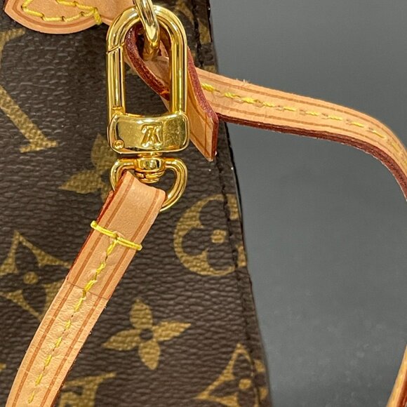 Louis Vuitton Neverfull Monogram Pouch Red Interior (141997) - Picture 4 of 9